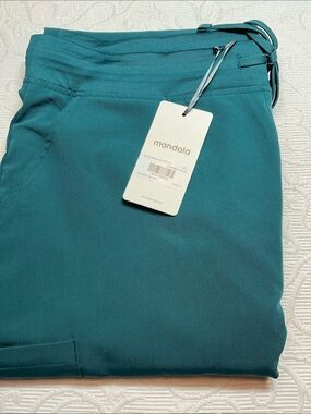 Mandala Wide Leg Petite Scrub Pants - Caribbean Blue. XL. NWT